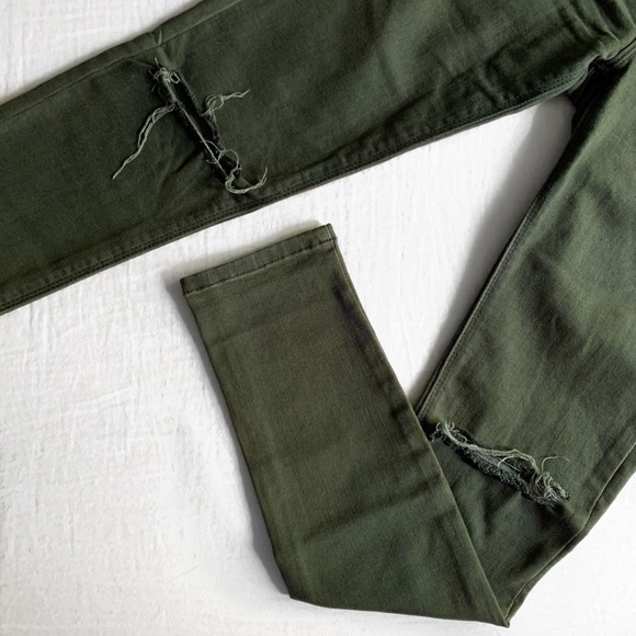 Green Jeans - Picture 5 of 8